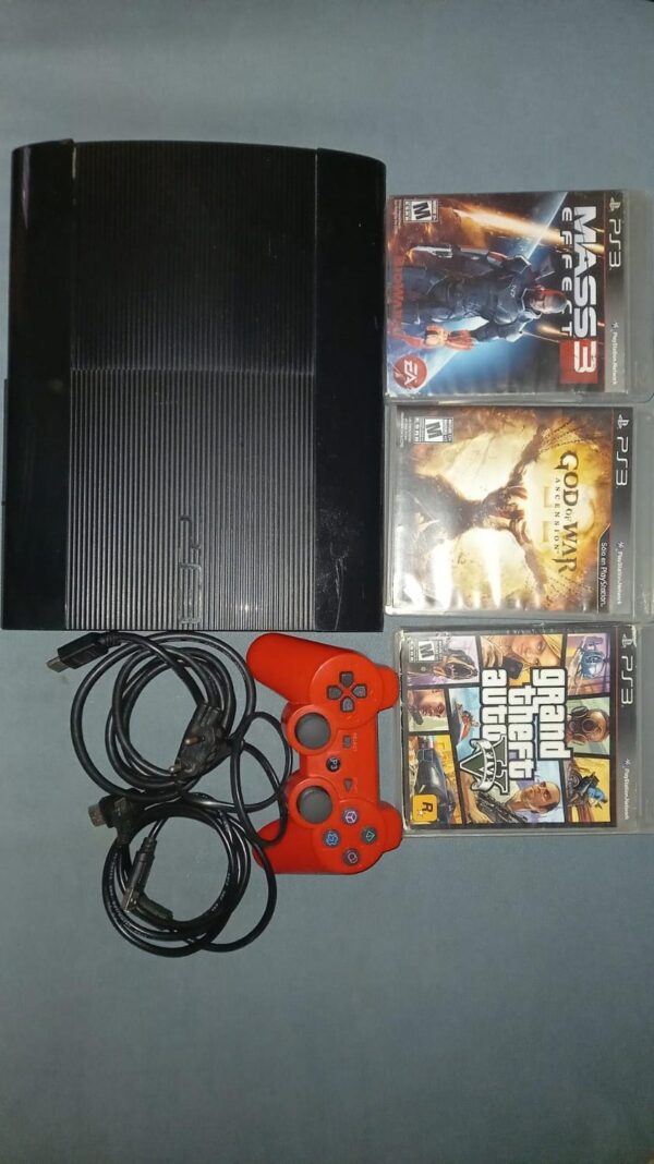 PS3 Play Station 3 Super Slim 300 Gb + 1 mando + 3 Juegos